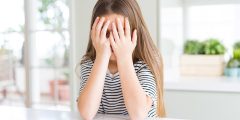 الخجل عند الأطفال: أسبابه وطرق التعامل معه