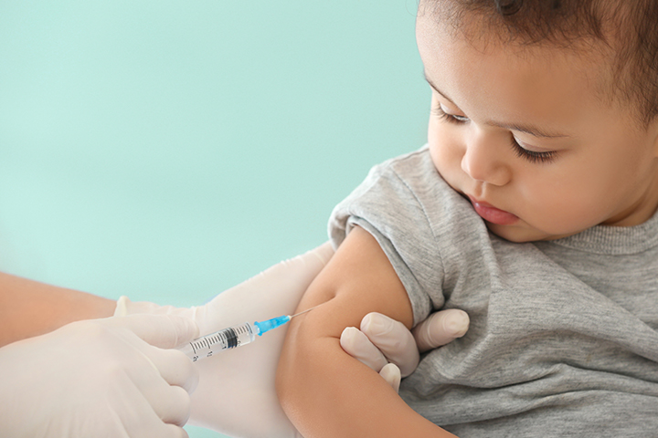في أي عمر يعطى لقاح شلل الأطفال