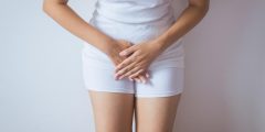 سلس البول في سن اليأس: الأسباب، الأعراض، العلاج، والوقاية