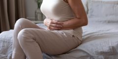 نزيف ما بعد سن اليأس: الأسباب، الأعراض، العلاج، والوقاية